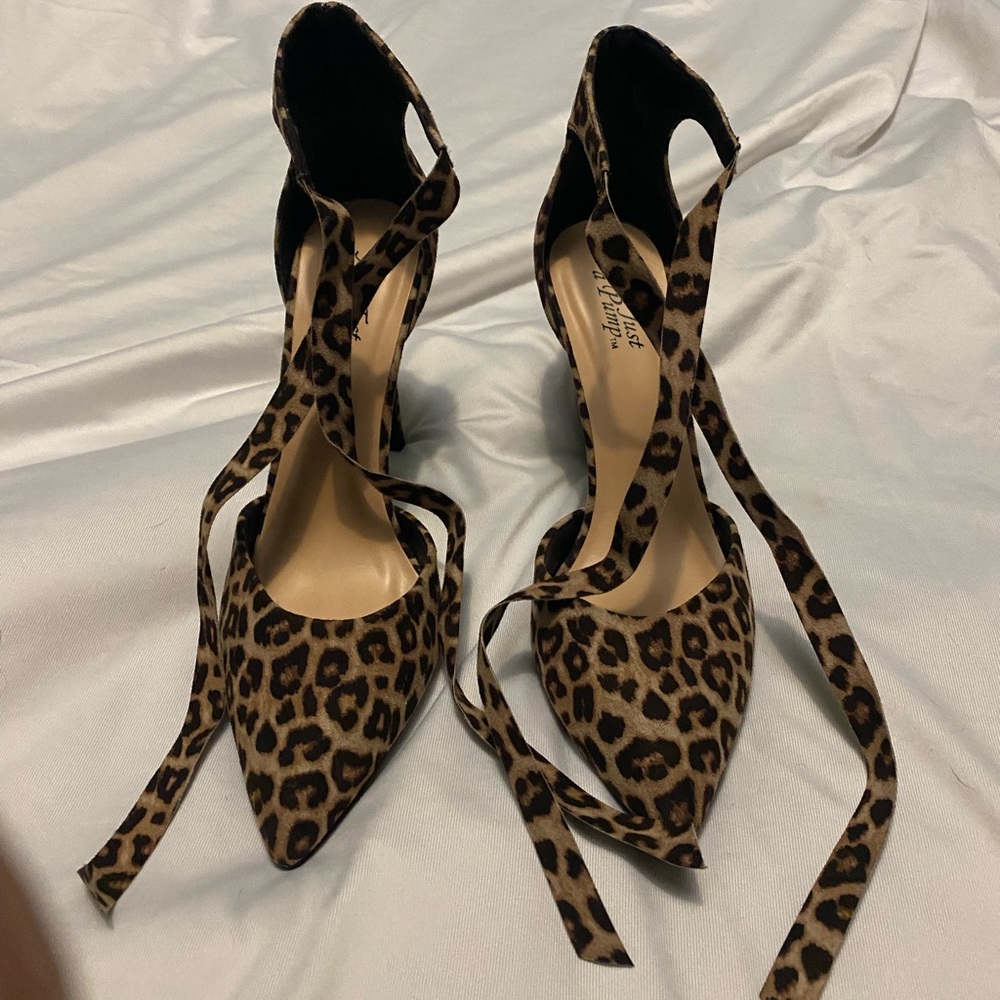 Leopard Print Women's Shoes not just a pump size 7 used